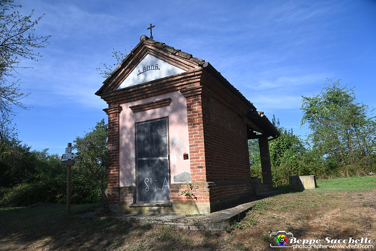 VBS_10001 - Pietra e Cappella di S. Anna - Cisterna d'Asti.jpg